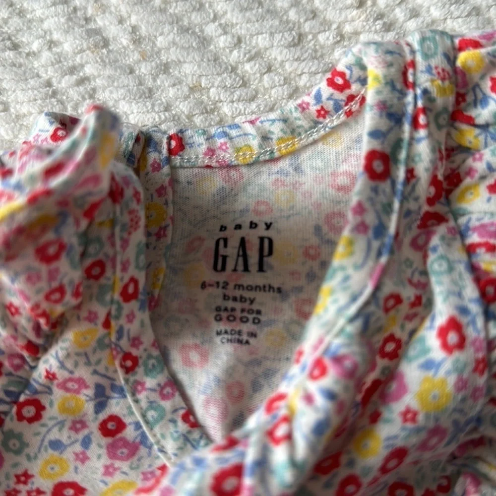 Baby Gap Floral Romper NWT 6-12 Months